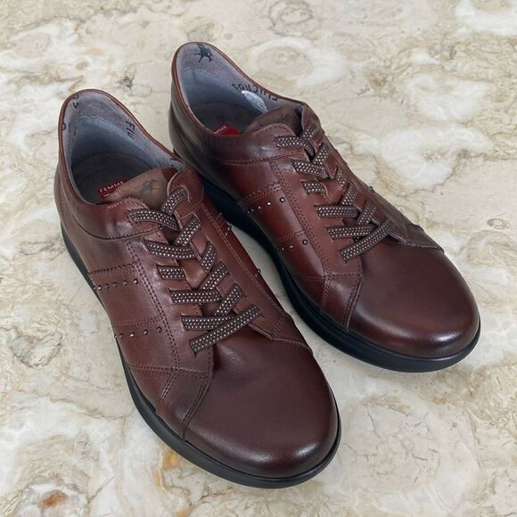 Fluchos Leather Ultra Lightweight Walking Shoes - Picture 2 of 16